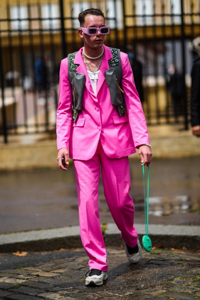 Seven Wildly Different Ways To Style A Vibrant Pink Outfit-Suit Up
